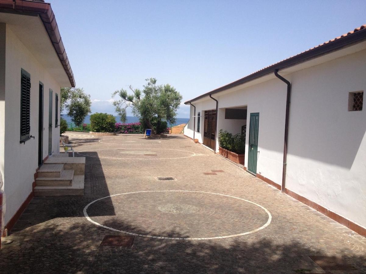Casa Palinuro Vacanze Fronte Spiaggia Exterior photo